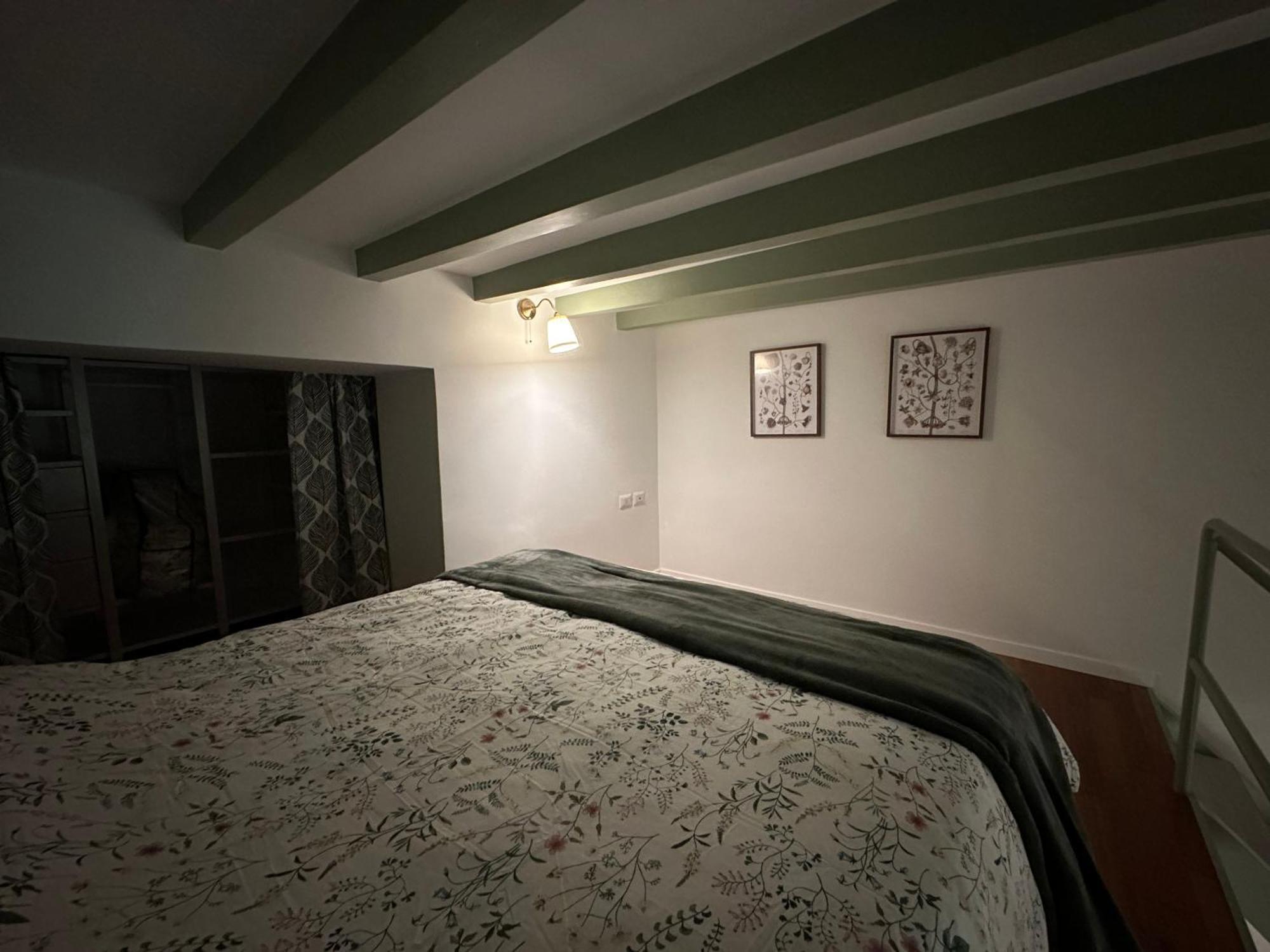Flowers, A Cozy Suite In Милан Экстерьер фото